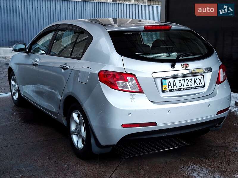 Хэтчбек Geely Emgrand 7 (EC7) 2011 в Киеве