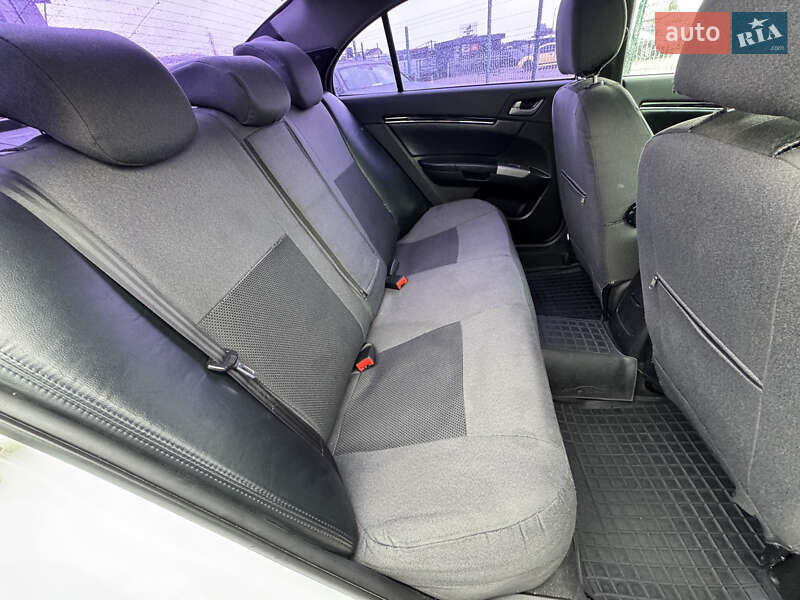 Седан Geely Emgrand 7 (EC7) 2013 в Киеве