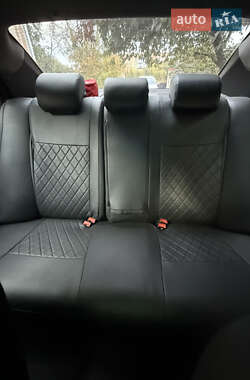 Седан Geely Emgrand 7 (EC7) 2012 в 