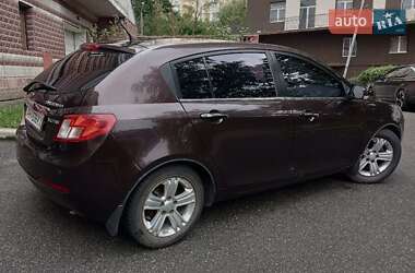 Хетчбек Geely Emgrand 7 (EC7) 2012 в 