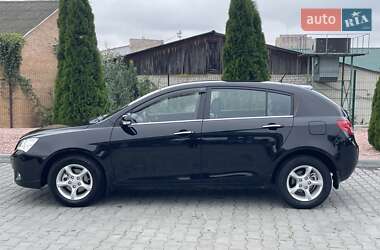 Хетчбек Geely Emgrand 7 (EC7) 2013 в 
