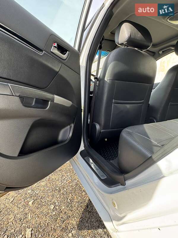 Хетчбек Geely Emgrand 7 (EC7) 2013 в Харкові