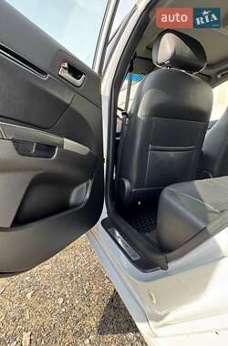 Хетчбек Geely Emgrand 7 (EC7) 2013 в 