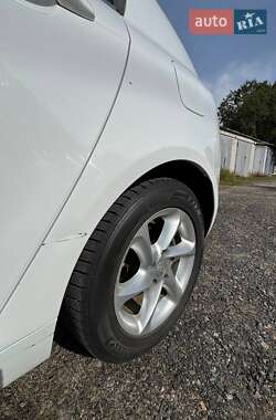 Хетчбек Geely Emgrand 7 (EC7) 2013 в 