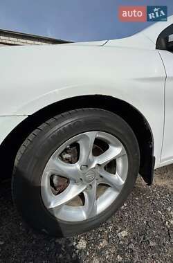 Хетчбек Geely Emgrand 7 (EC7) 2013 в 