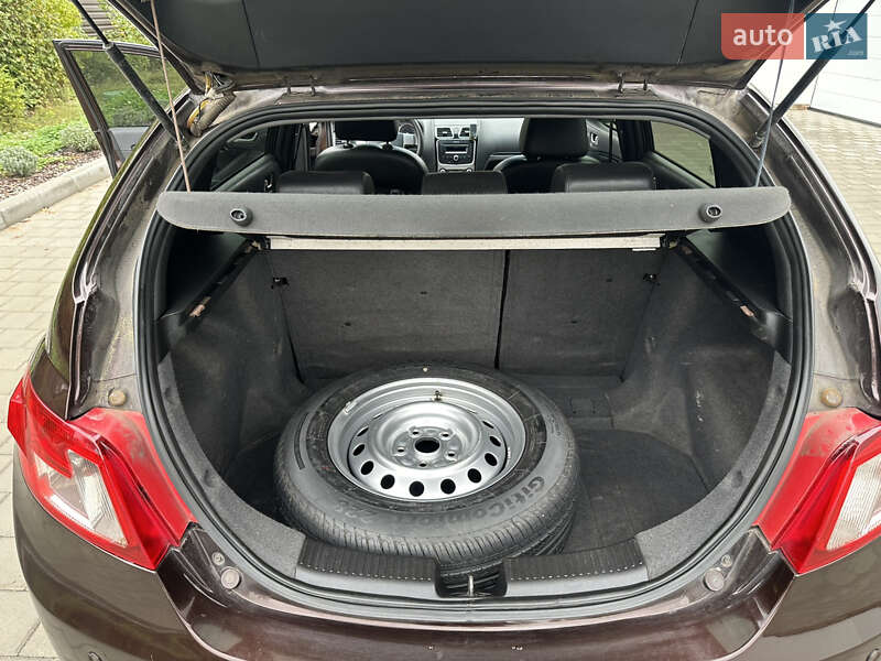 Хетчбек Geely Emgrand 7 (EC7) 2014 в Черкасах фото 39 Хетчбек Geely Emgrand 7 (EC7) 2014 в Черкасах