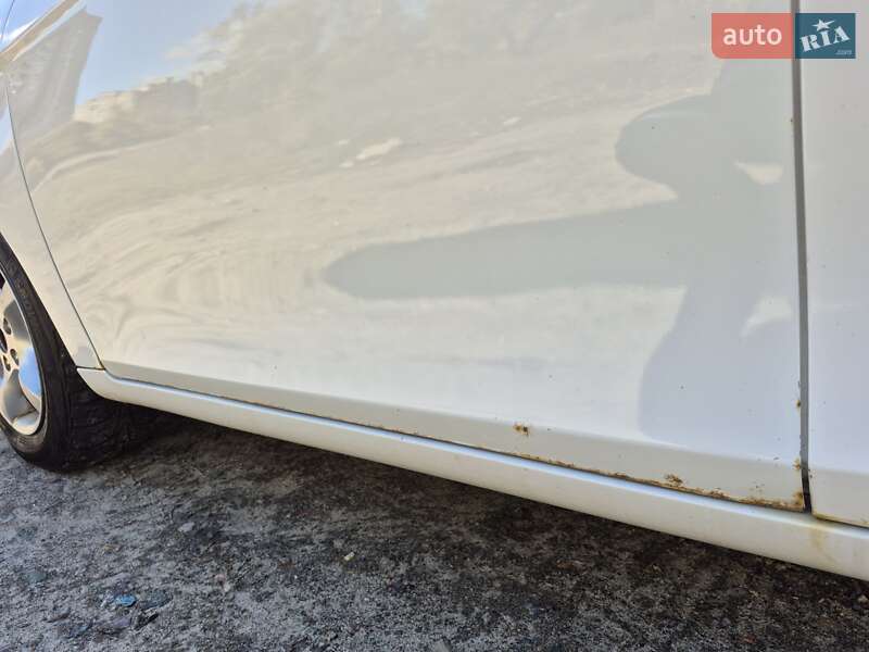 Седан Geely Emgrand 7 (EC7) 2011 в Киеве