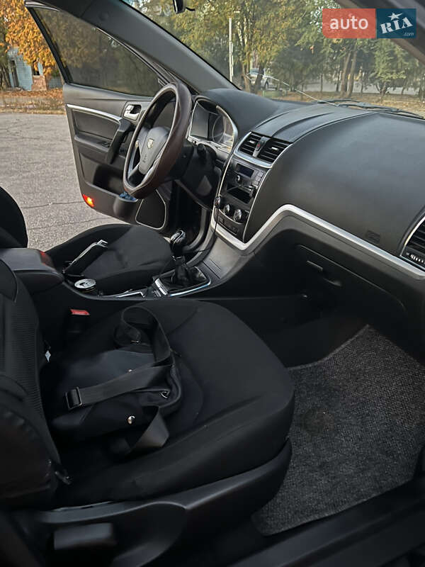 Седан Geely Emgrand 7 (EC7) 2016 в Дніпрі