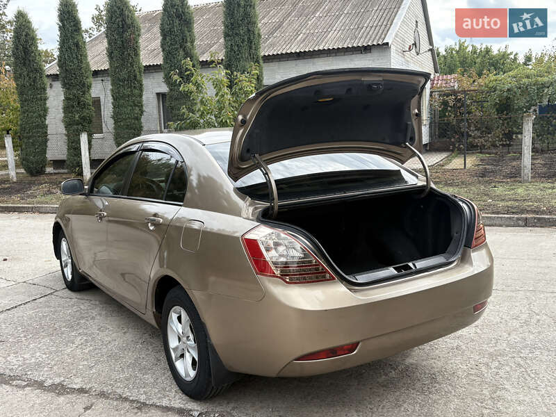 Седан Geely Emgrand 7 (EC7) 2011 в Кривому Розі