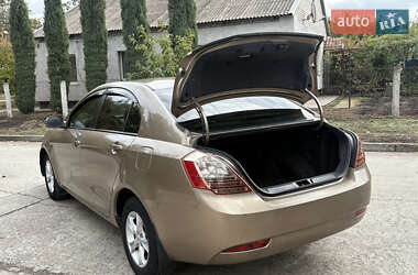 Седан Geely Emgrand 7 (EC7) 2011 в  фото 4 Седан Geely Emgrand 7 (EC7) 2011 в