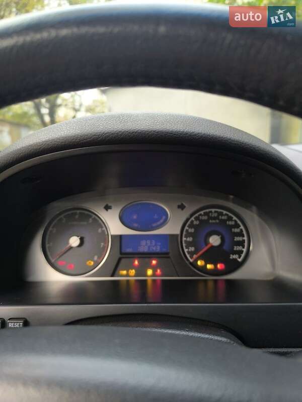 Хэтчбек Geely Emgrand 7 (EC7) 2014 в Киеве