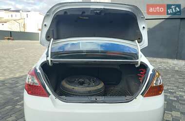 Седан Geely Emgrand 7 (EC7) 2012 в  фото 24 Седан Geely Emgrand 7 (EC7) 2012 в