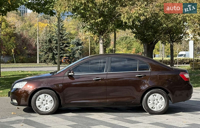 Седан Geely Emgrand 7 (EC7) 2012 в Дніпрі