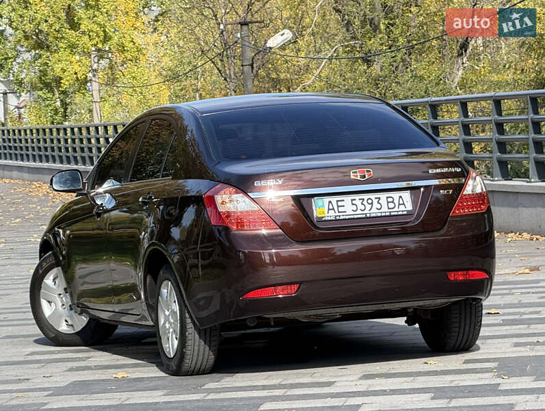 Седан Geely Emgrand 7 (EC7) 2012 в Дніпрі