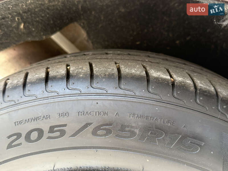 Седан Geely Emgrand 7 (EC7) 2012 в Дніпрі