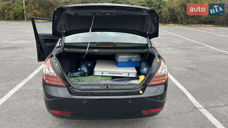 Седан Geely Emgrand 7 (EC7) 2013 в Ужгороде