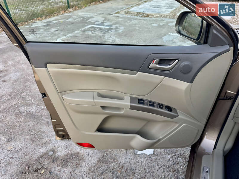 Седан Geely Emgrand 7 (EC7) 2012 в Киеве