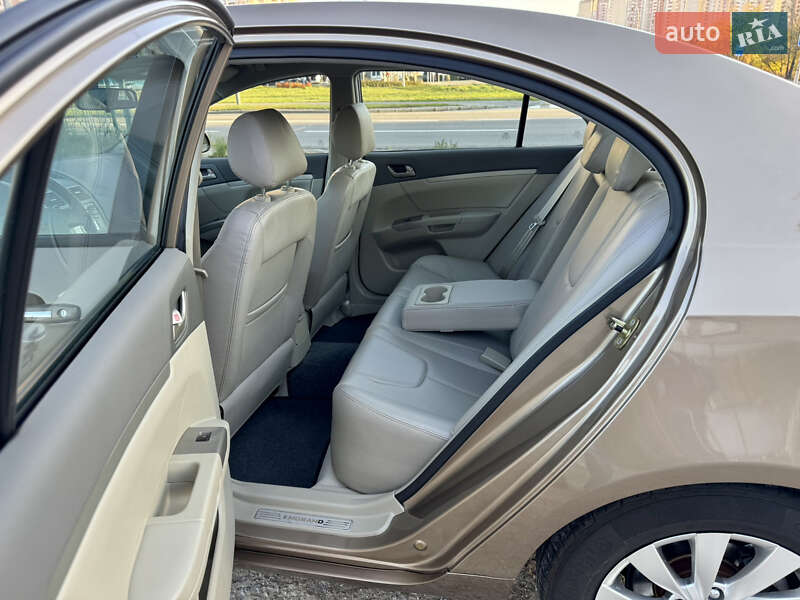 Седан Geely Emgrand 7 (EC7) 2012 в Киеве