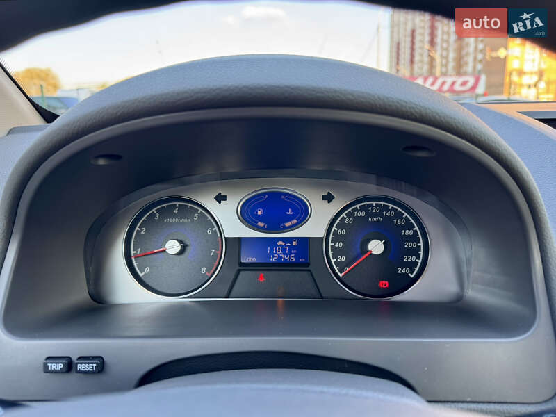 Седан Geely Emgrand 7 (EC7) 2012 в Киеве