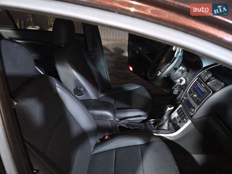 Седан Geely Emgrand 7 (EC7) 2013 в Ивано-Франковске