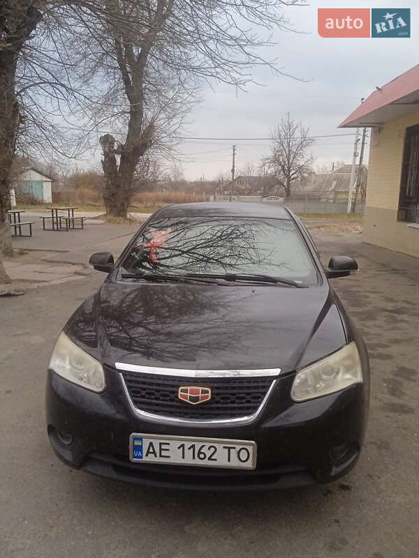 Хэтчбек Geely Emgrand EC7-RV 2013 в 