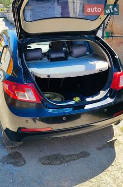 Хэтчбек Geely Emgrand EC7-RV 2011 в 