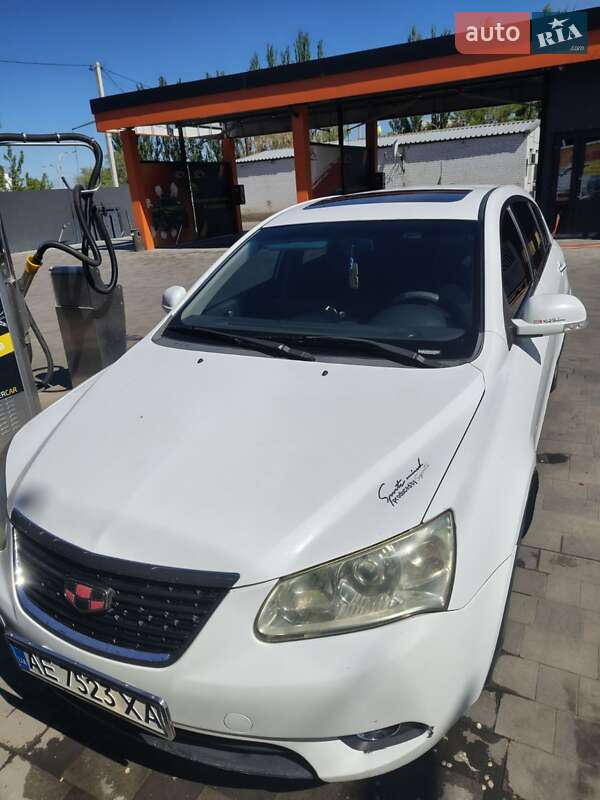 Geely Emgrand EC7-RV 2012