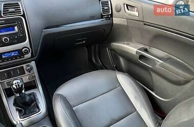 Хэтчбек Geely Emgrand EC7-RV 2013 в 