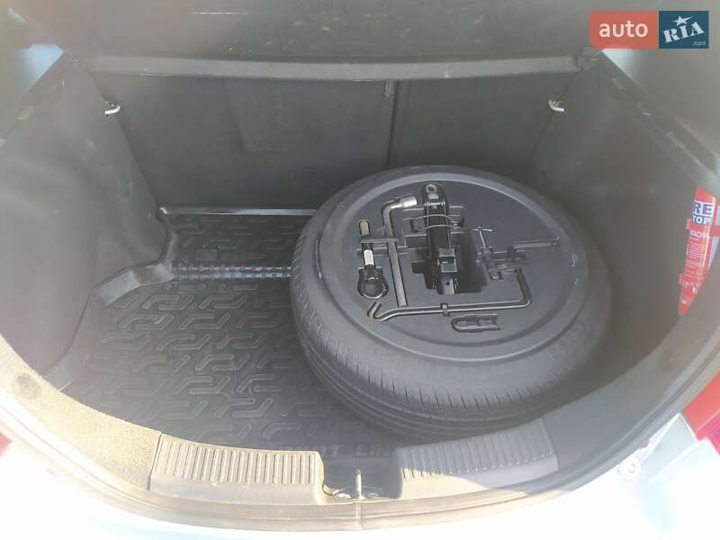 Хетчбек Geely Emgrand EC7-RV 2012 в Диканьці