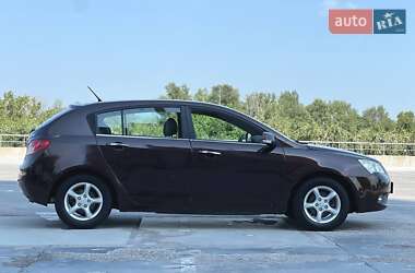 Хетчбек Geely Emgrand EC7-RV 2012 в 