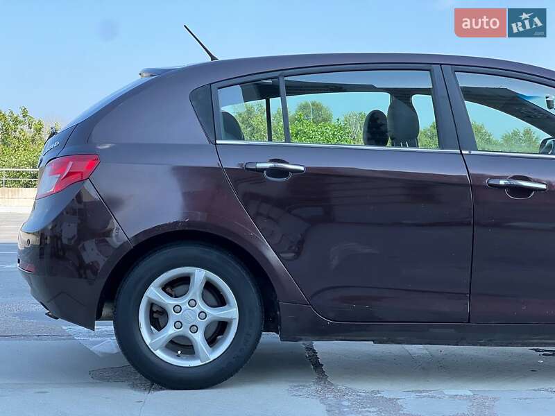 Хетчбек Geely Emgrand EC7-RV 2012 в Києві