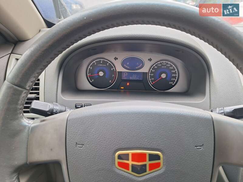 Хэтчбек Geely Emgrand EC7-RV 2012 в 