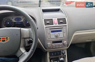 Хэтчбек Geely Emgrand EC7-RV 2012 в 
