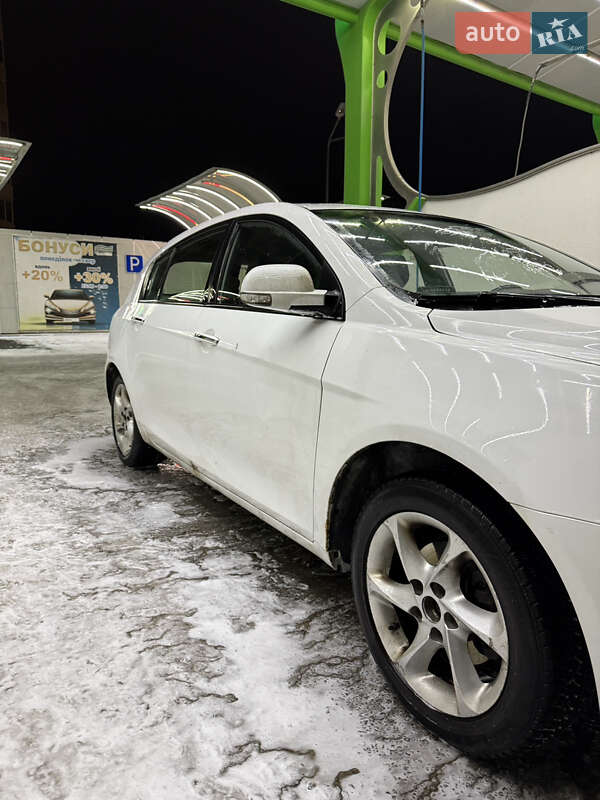 Хетчбек Geely Emgrand EC7-RV 2015 в Києві