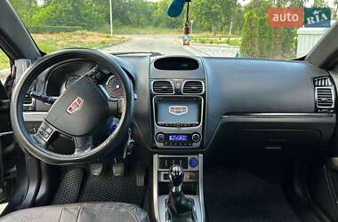 Хетчбек Geely Emgrand 2013 в 
