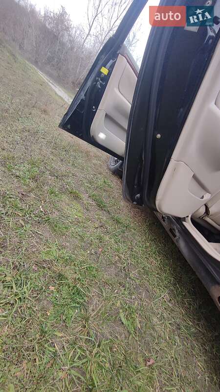 Седан Geely FC 2008 в Каневі