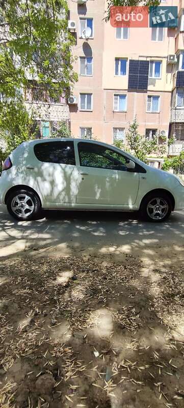 Хэтчбек Geely GC2 2014 в 