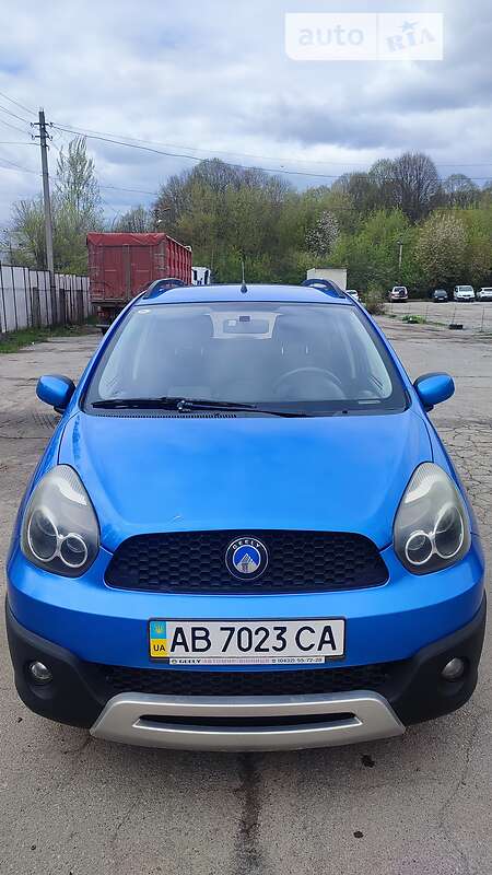 2013 Geely GKH2, VIN LB37422S9DH019396:plate — photo 1 (autoria)
