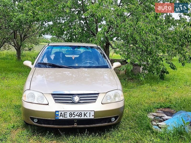 Geely Maple C82 2010