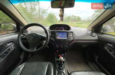 Хэтчбек Geely MK-2 2011 в 