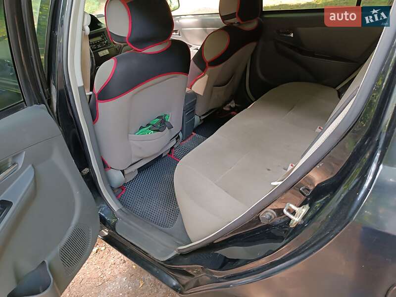 Хэтчбек Geely MK-2 2010 в Сребном