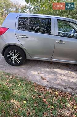 Хэтчбек Geely MK-2 2009 в 