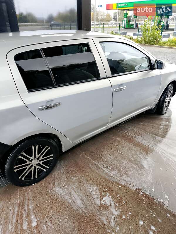 Хэтчбек Geely MK-2 2010 в Ходосовке