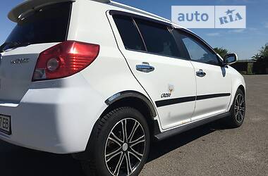 Хетчбек Geely MK Cross 2013 в 