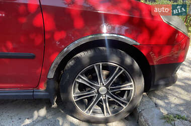 Хэтчбек Geely MK Cross 2011 в 