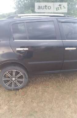 Хэтчбек Geely MK Cross 2012 в 