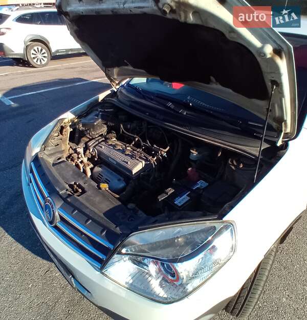 Хетчбек Geely MK Cross 2013 в Львові фото 3 Хетчбек Geely MK Cross 2013 в Львові