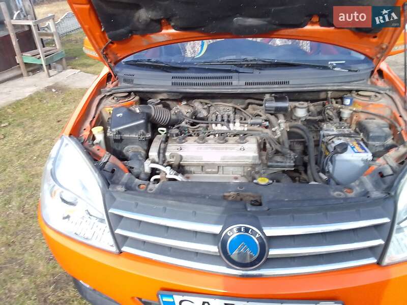 Хэтчбек Geely MK Cross 2013 в Стеблеве