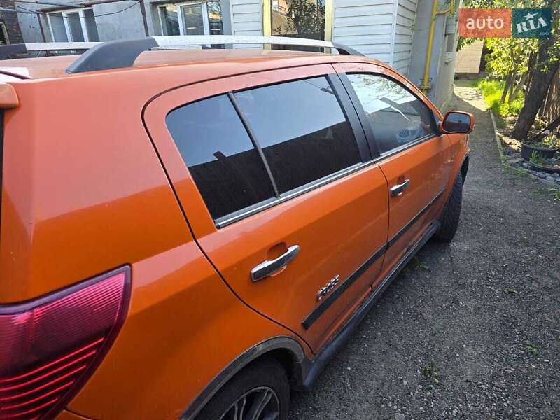 Хетчбек Geely MK Cross 2013 в 