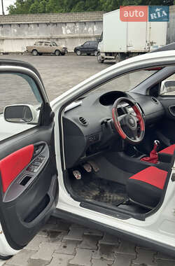 Хэтчбек Geely MK Cross 2012 в 